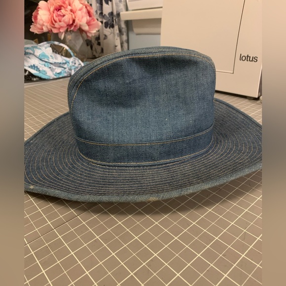 Vintage 1970s Levi’s western hat. In great used condition. - Picture 2 of 12